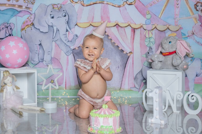 Dalhia cake smash cumpleanos sesion fotografia