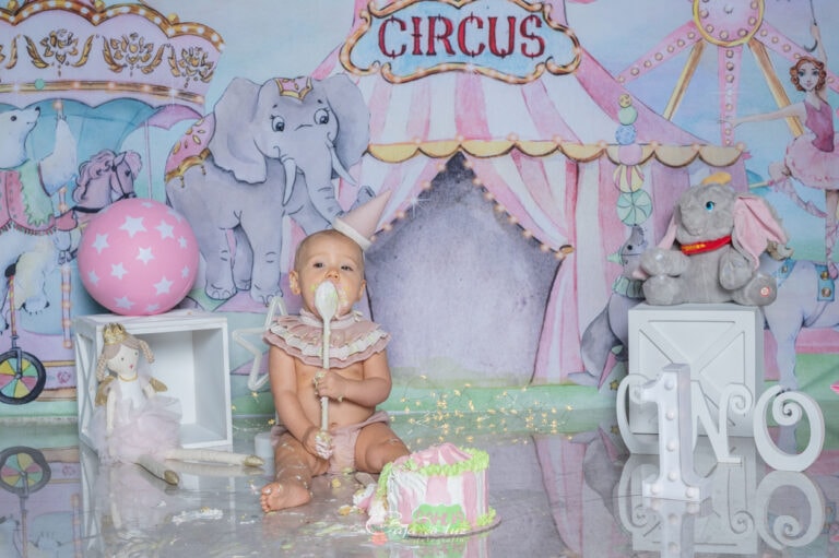 Dalhia cake smash cumpleanos sesion fotografia